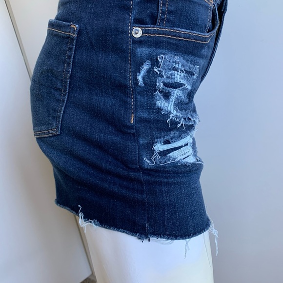 American Eagle Hi Rise Shortie DESTROYED size 8 jean shorts - Picture 2 of 6